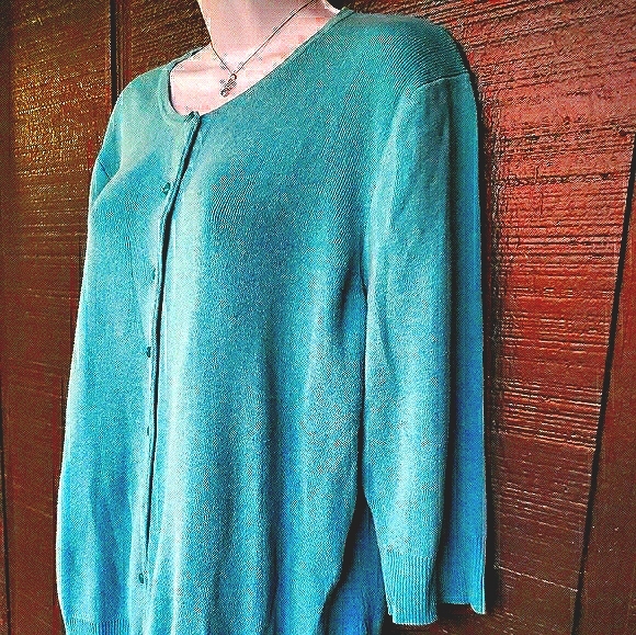 Sweater - Picture 2 of 4